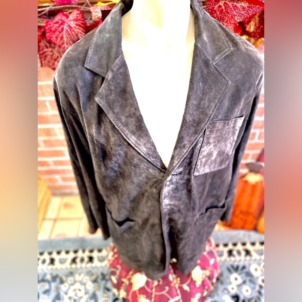 VINTAGE SUEDE JACKET WITH SILK LINING - Picture 3 of 10